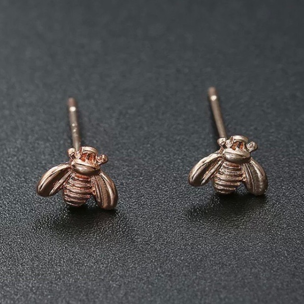 New 18K Rose Gold Stud Bee 🐝 Earrings - Picture 3 of 4